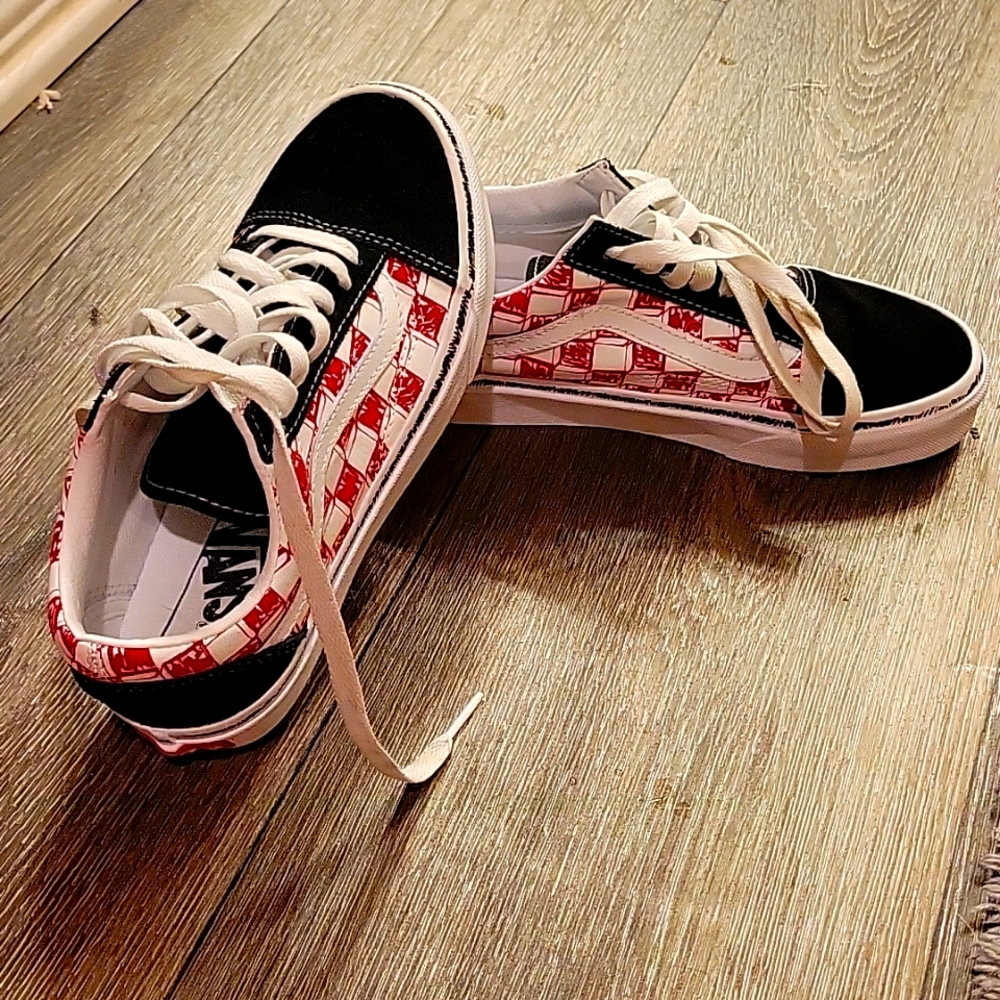 Womans Vans Size 5, Never Worn - image 1